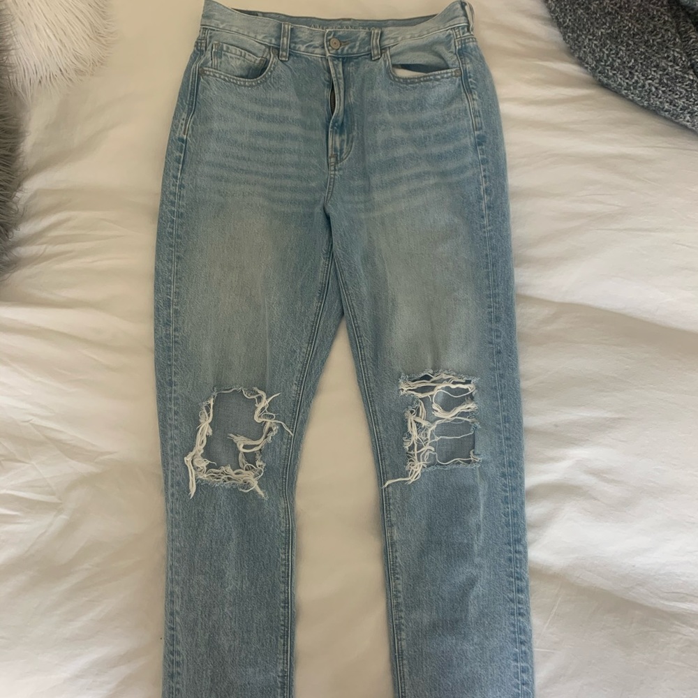 American Eagle Light Wash Mom Jeans